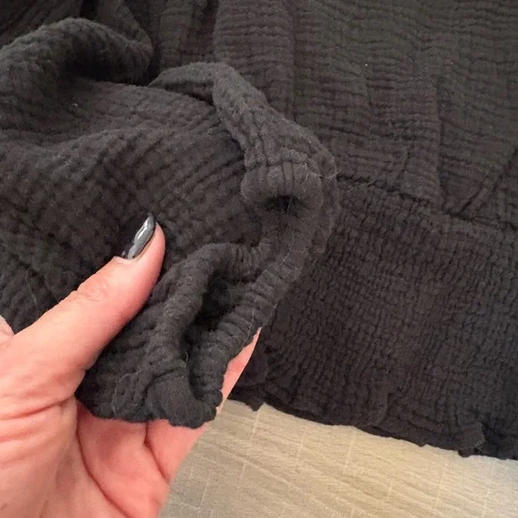 Madewell Julienne smocked Black Textured V-Neck Blouse - Picture 7 of 7